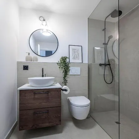 La Ruinette - Modern 1 Bed, 3 Mins From Cable Car شقة