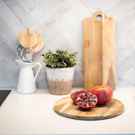 Apartment La Ruinette - Modern 1 Bed, 3 Mins From Cable Car *