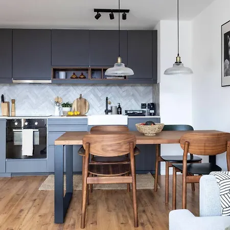 La Ruinette - Modern 1 Bed, 3 Mins From Cable Car アパート